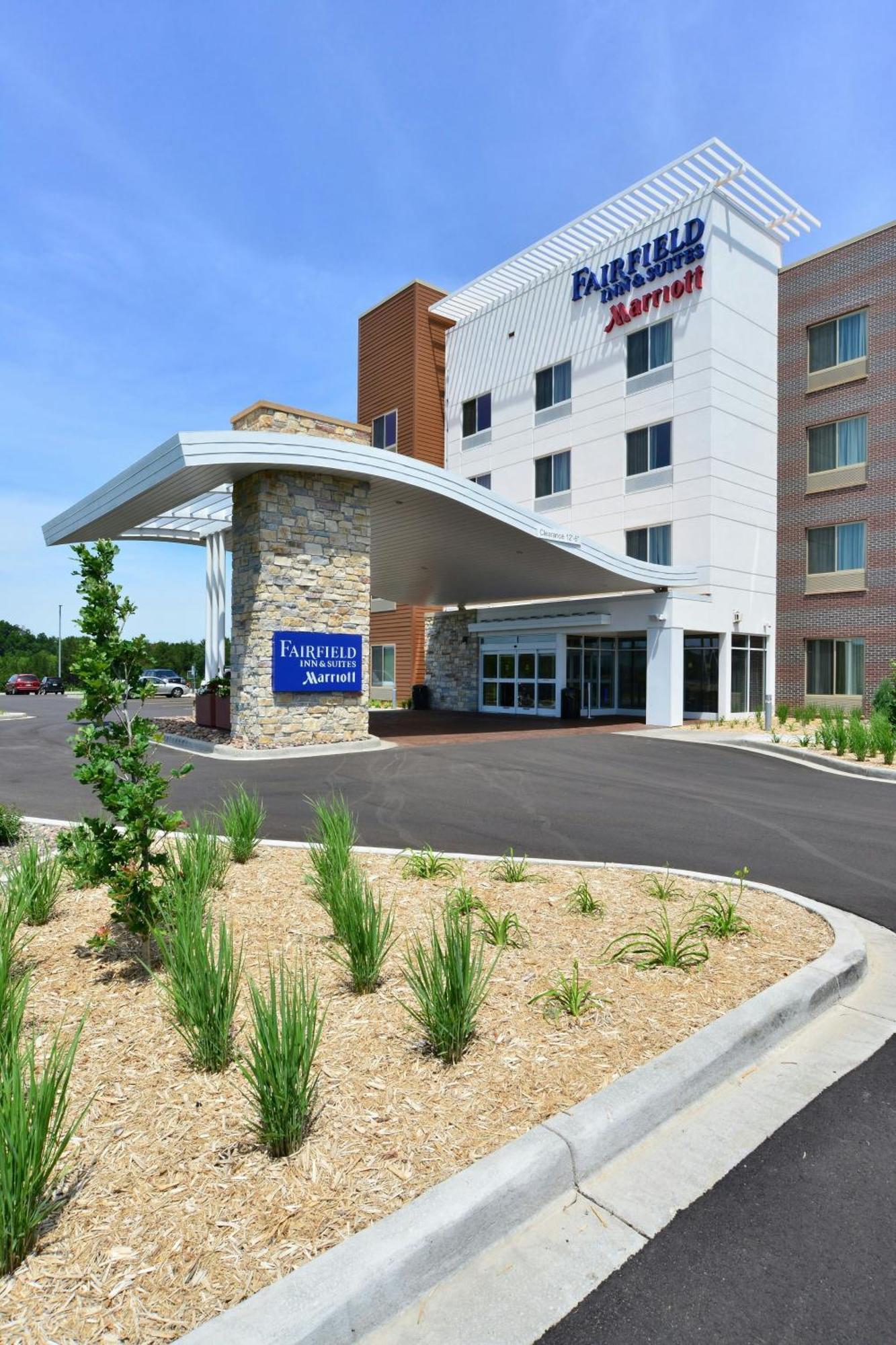 Fairfield Inn & Suites By Marriott Eau Claire/Chippewa Falls Exterior photo